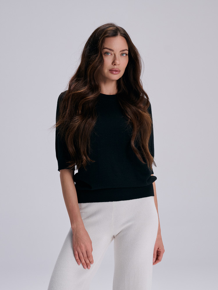 Sweter z wełny owczej czarny