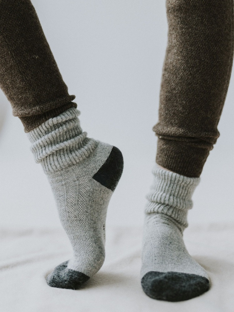Skarpetki z wełny owiec mongolskich szare