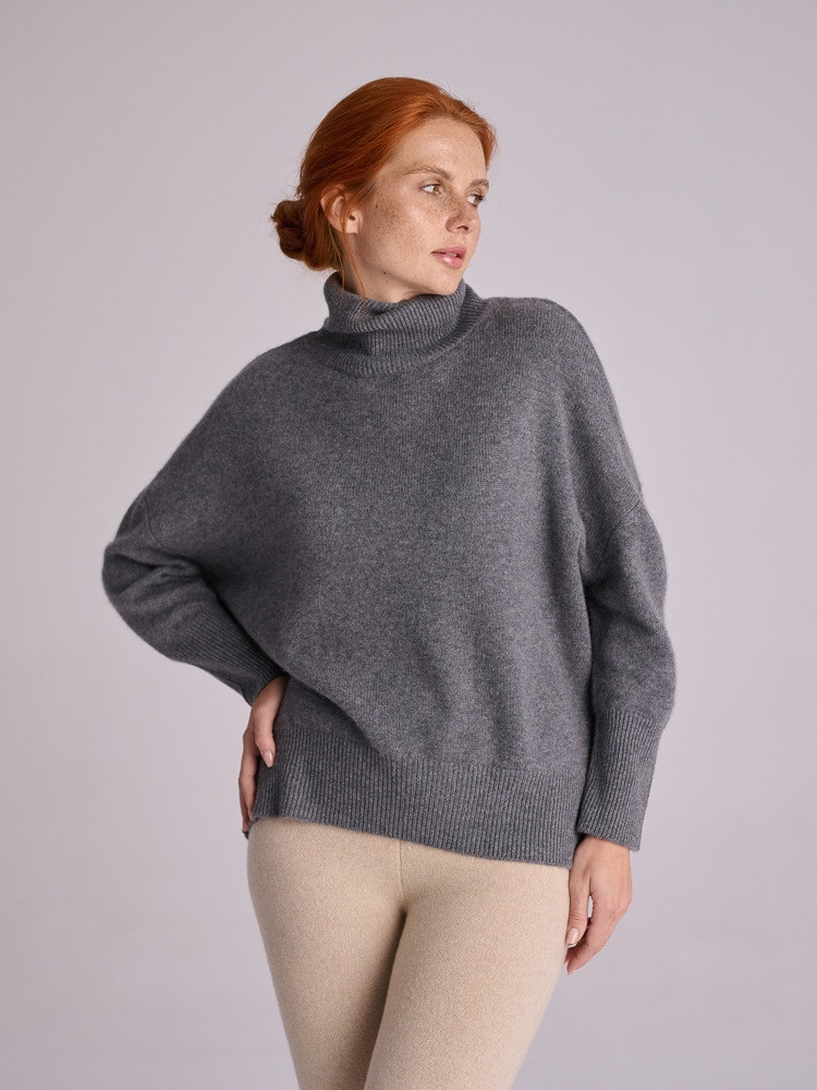 Ciemnoszary golf kaszmirowy oversize