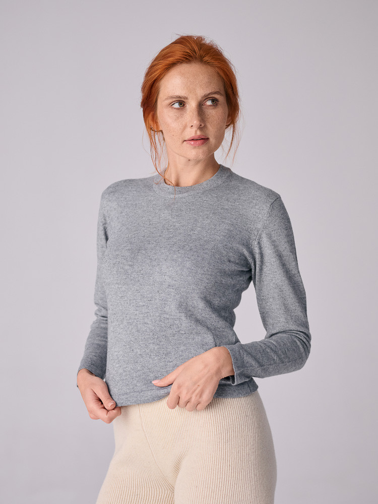 Sweter z wełny owczej szary