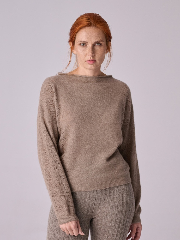 Organiczny sweter kaszmirowy z ażurem