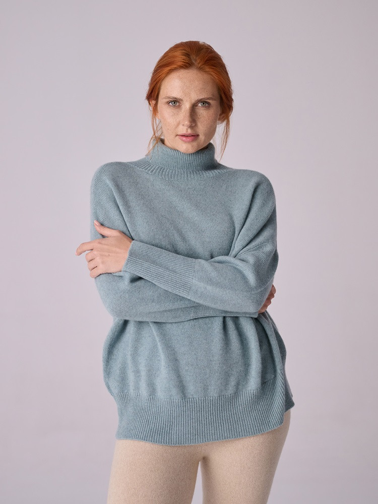 Szałwiowy golf kaszmirowy oversize